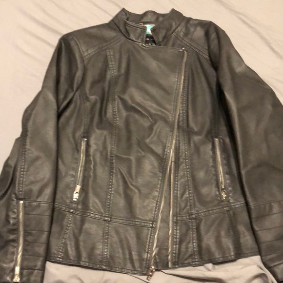 faux leather moto jacket - Picture 3 of 3